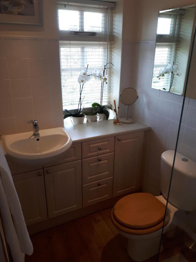 Court Barn Cottage B&B Burwash Bagian luar foto